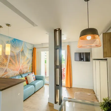 Апартаменты Cubo's Estudio 118 Benal Sea View